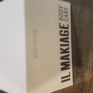 IL MAKIAGE Skincare and Body Care Set - White